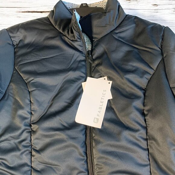 Fabletics Medusa Reversible Belted Puffer Jacket Black/Arctic Print Size XL NWT - Picture 6 of 12